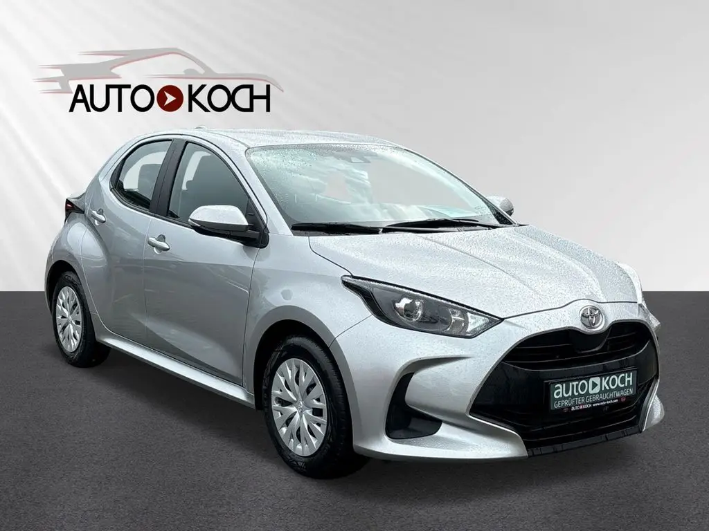 Photo 1 : Toyota Yaris 2023 Petrol