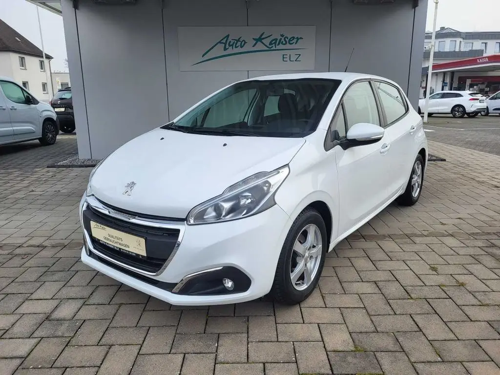 Photo 1 : Peugeot 208 2017 Petrol