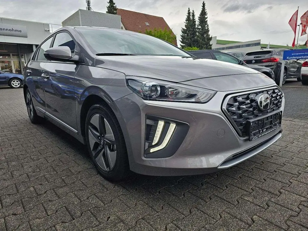 Photo 1 : Hyundai Ioniq 2022 Hybrid