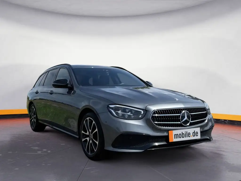 Photo 1 : Mercedes-benz Classe E 2023 Petrol