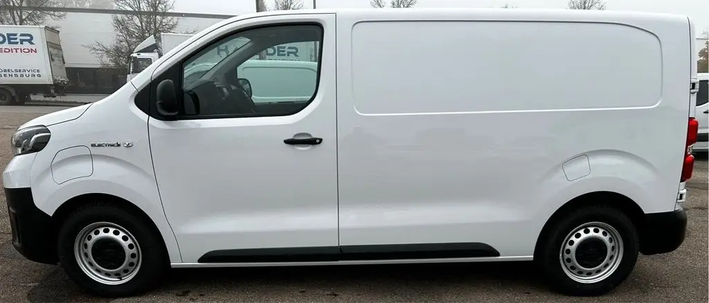 Photo 1 : Toyota Proace 2024 Non renseigné