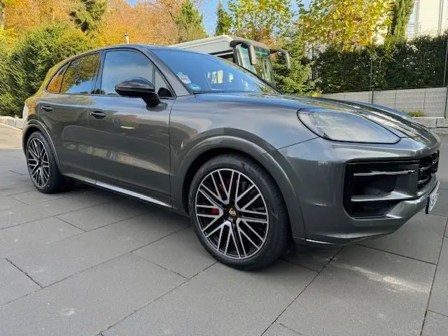 Photo 1 : Porsche Cayenne 2024 Petrol