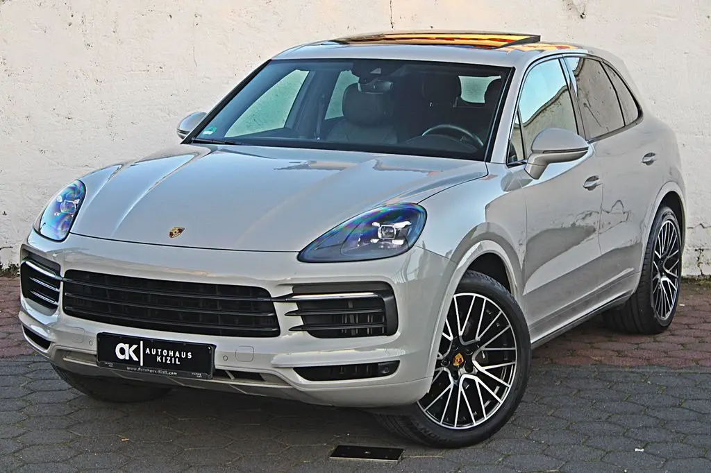 Photo 1 : Porsche Cayenne 2020 Petrol