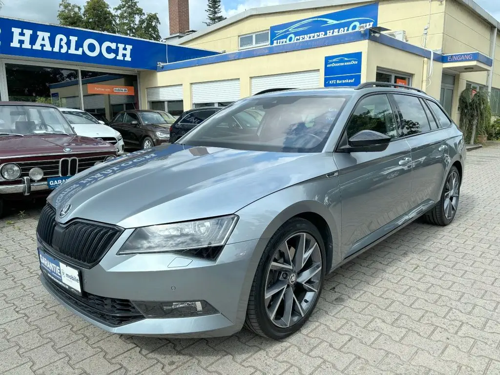 Photo 1 : Skoda Superb 2018 Petrol