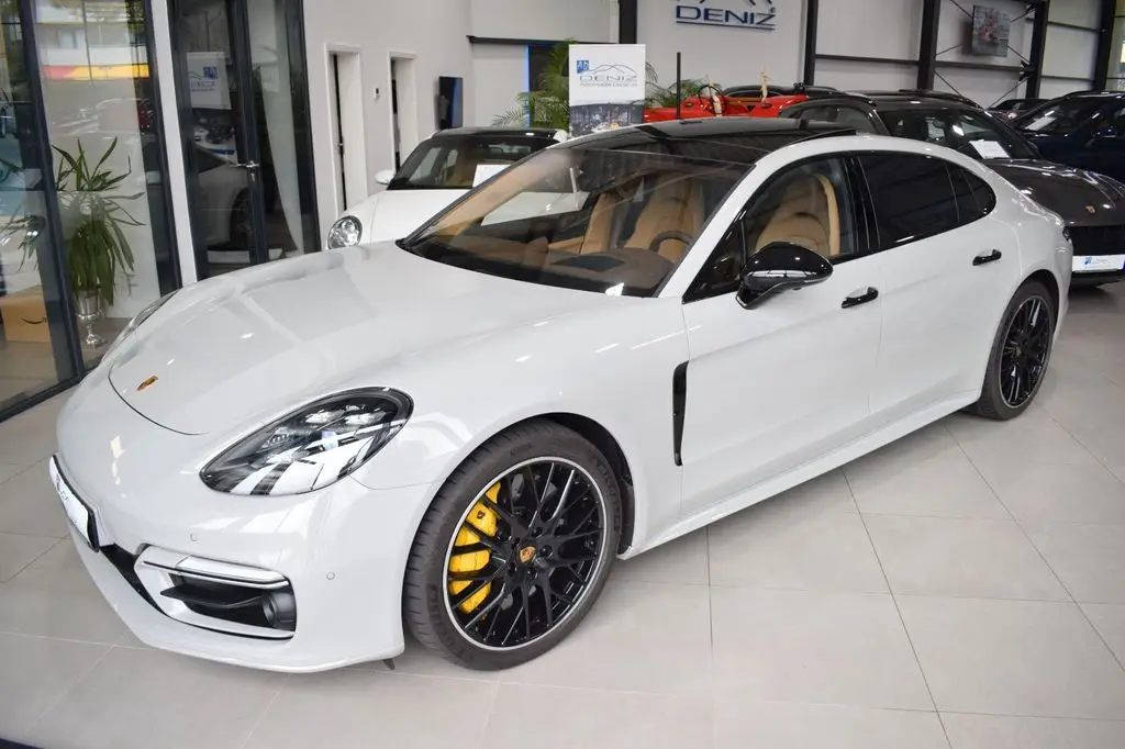 Photo 1 : Porsche Panamera 2022 Petrol