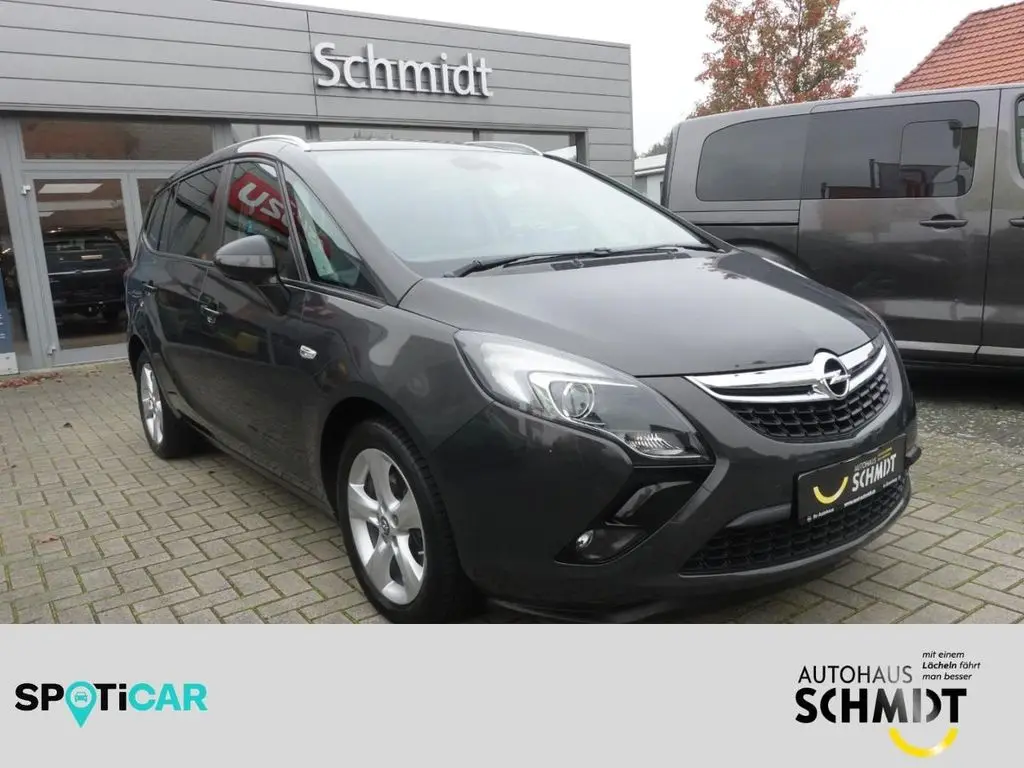 Photo 1 : Opel Zafira 2014 Petrol