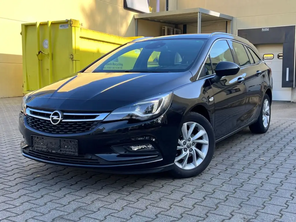 Photo 1 : Opel Astra 2019 Petrol