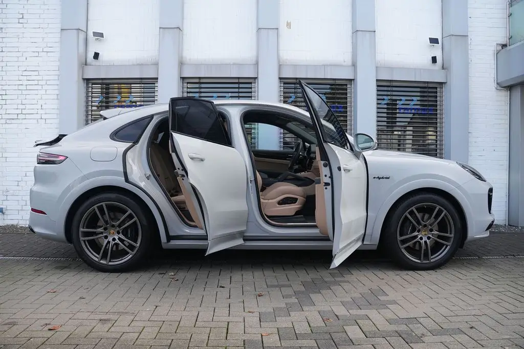 Photo 1 : Porsche Cayenne 2022 Hybrid