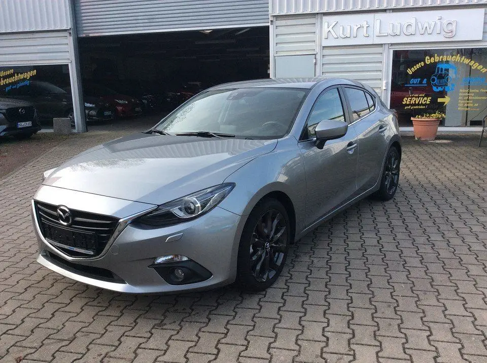 Photo 1 : Mazda 3 2016 Petrol