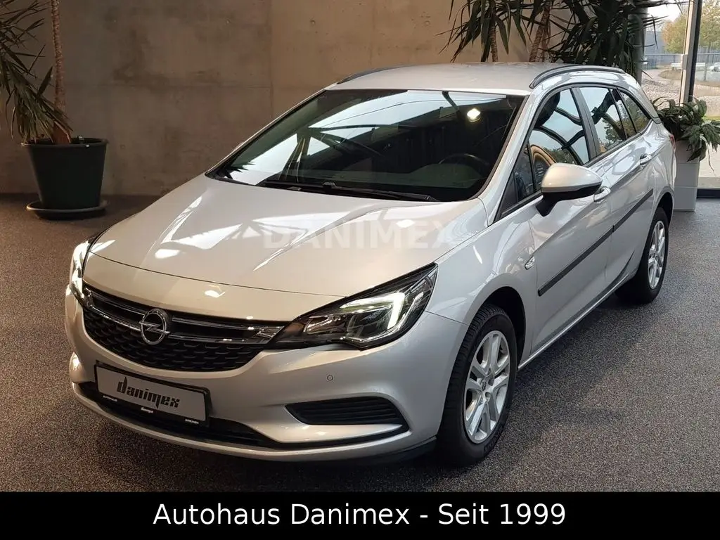 Photo 1 : Opel Astra 2019 Autres