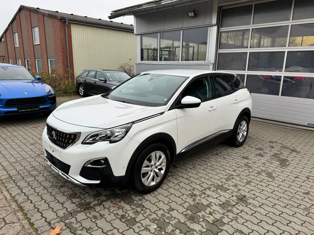 Photo 1 : Peugeot 3008 2017 Petrol