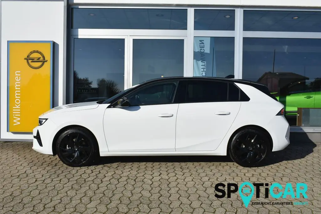 Photo 1 : Opel Astra 2024 Essence