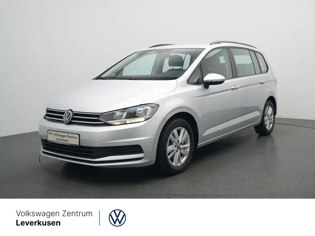 Photo 1 : Volkswagen Touran 2022 Essence