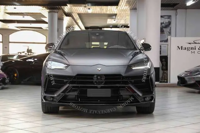 Photo 1 : Lamborghini Urus 2024 Essence