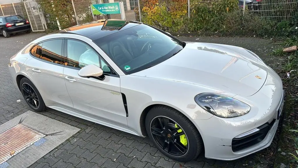 Photo 1 : Porsche Panamera 2018 Hybrid