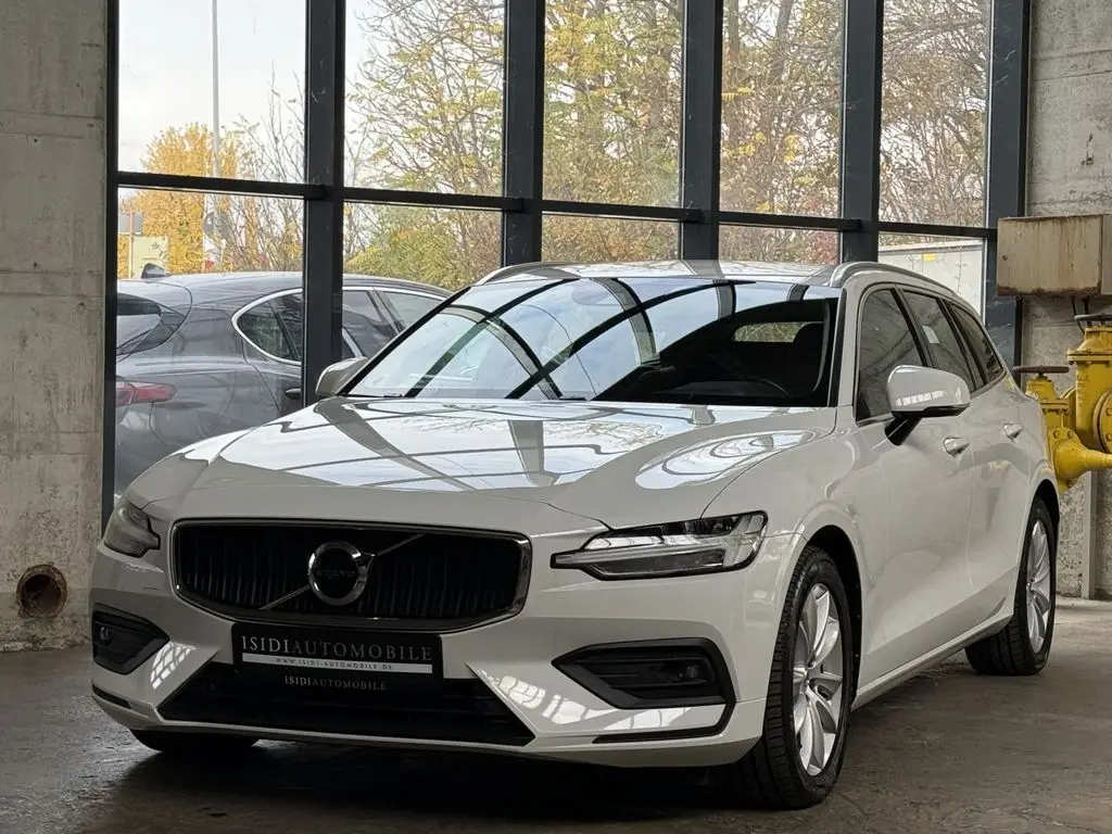 Photo 1 : Volvo V60 2020 Essence