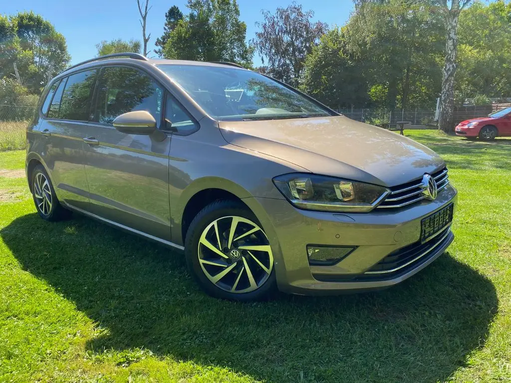 Photo 1 : Volkswagen Golf 2017 Petrol