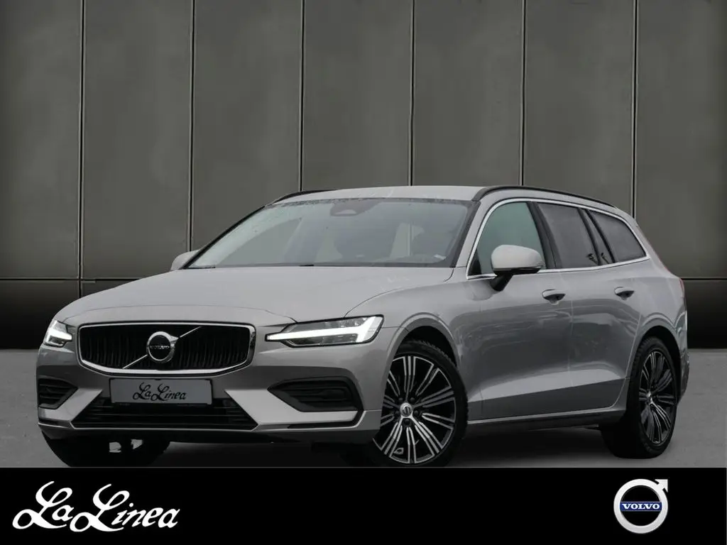 Photo 1 : Volvo V60 2023 Essence