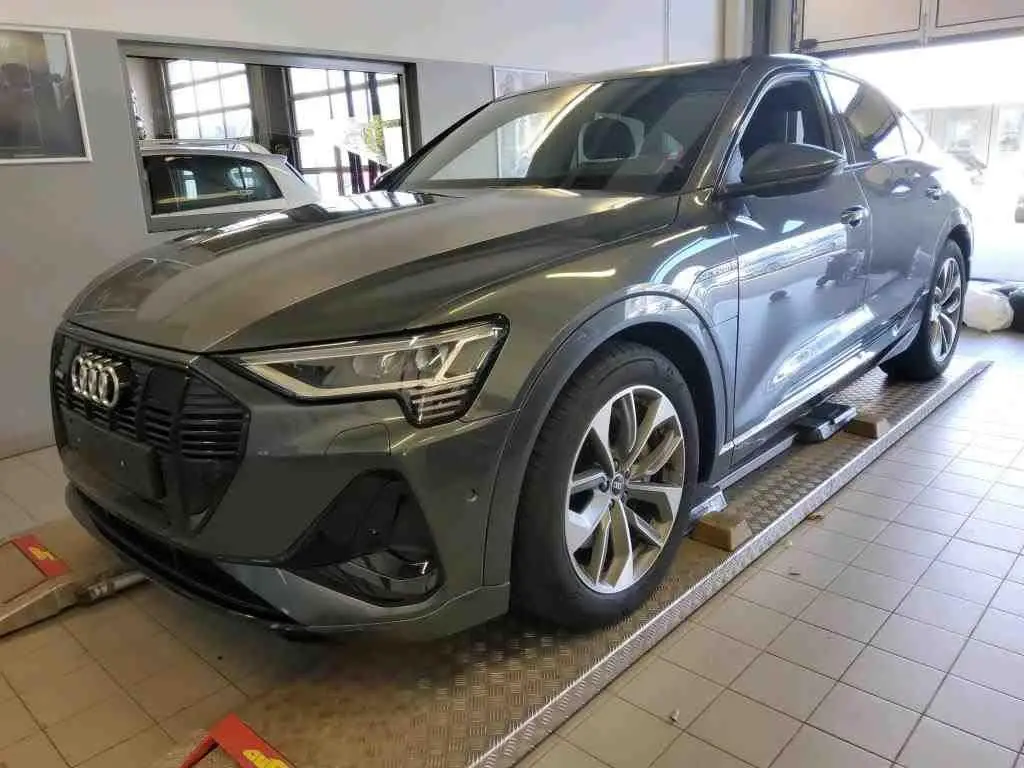 Photo 1 : Audi E-tron 2021 Non renseigné