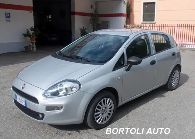 Photo 1 : Fiat Punto 2018 Essence