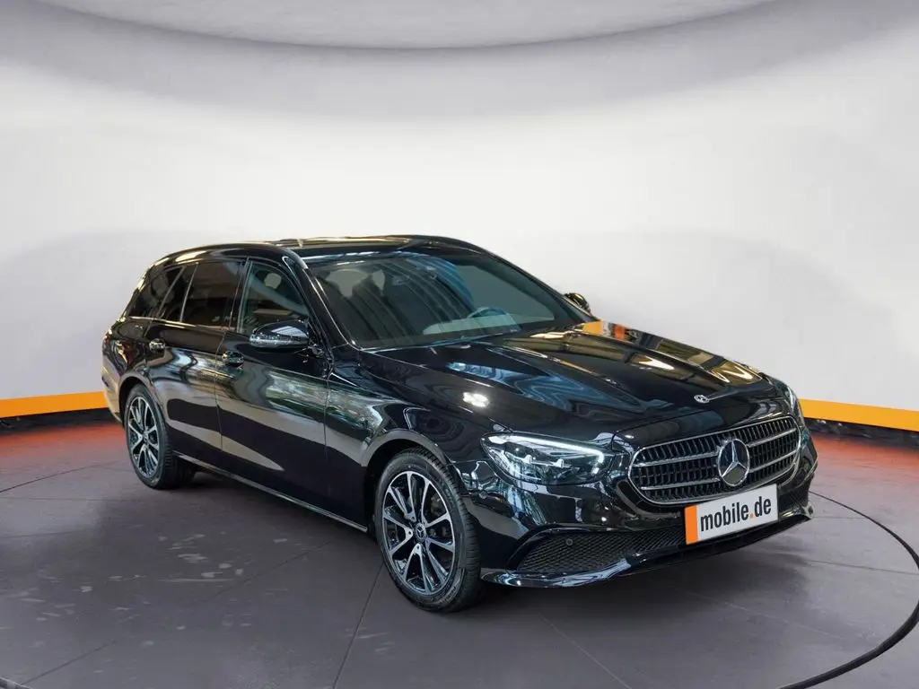 Photo 1 : Mercedes-benz Classe E 2023 Essence