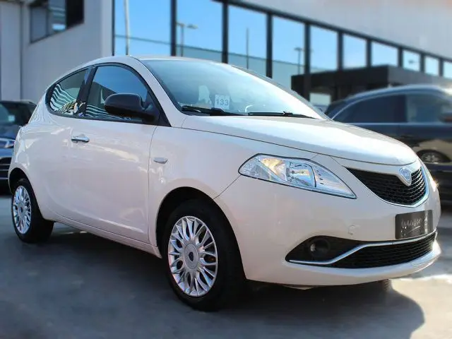 Photo 1 : Lancia Ypsilon 2017 Autres