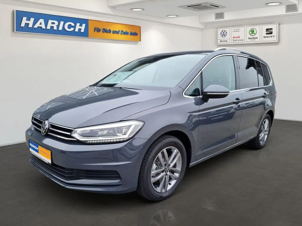 Photo 1 : Volkswagen Touran 2024 Essence