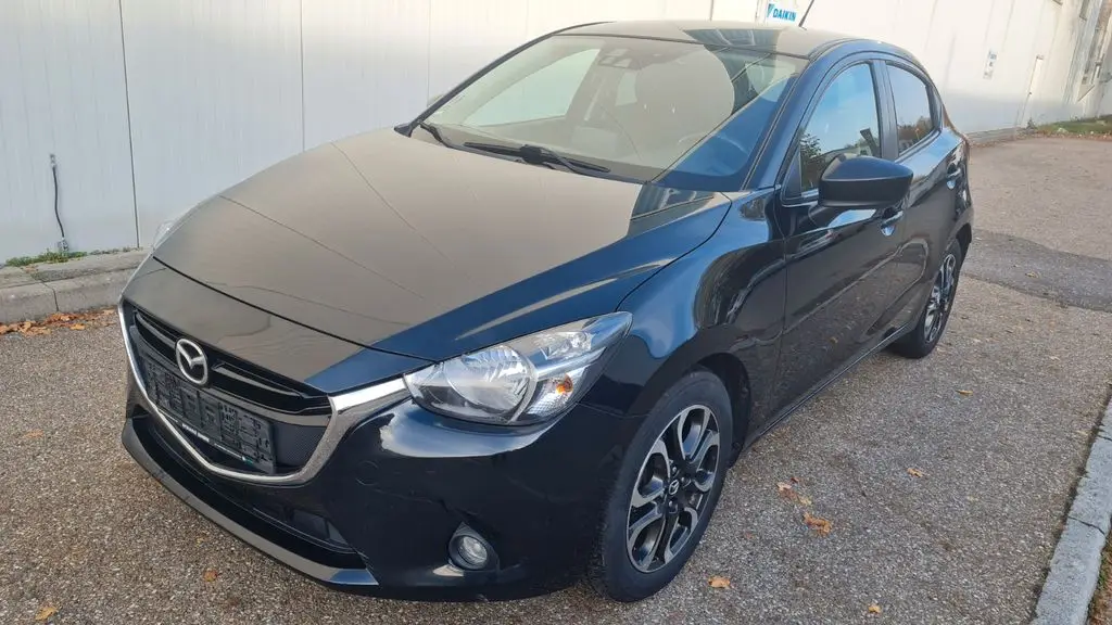 Photo 1 : Mazda 2 2015 Petrol