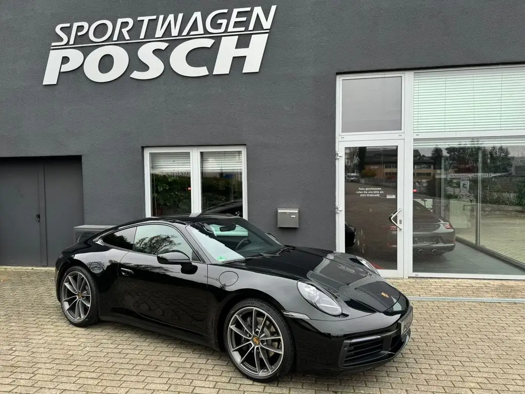 Photo 1 : Porsche 992 2020 Essence