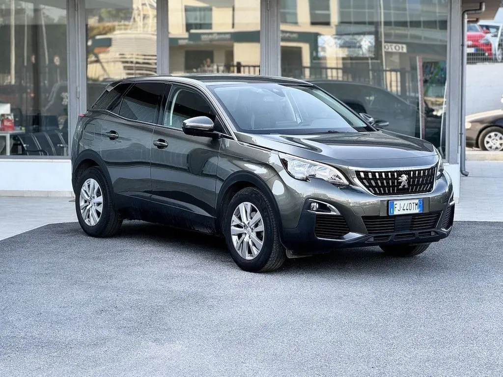 Photo 1 : Peugeot 3008 2017 Petrol