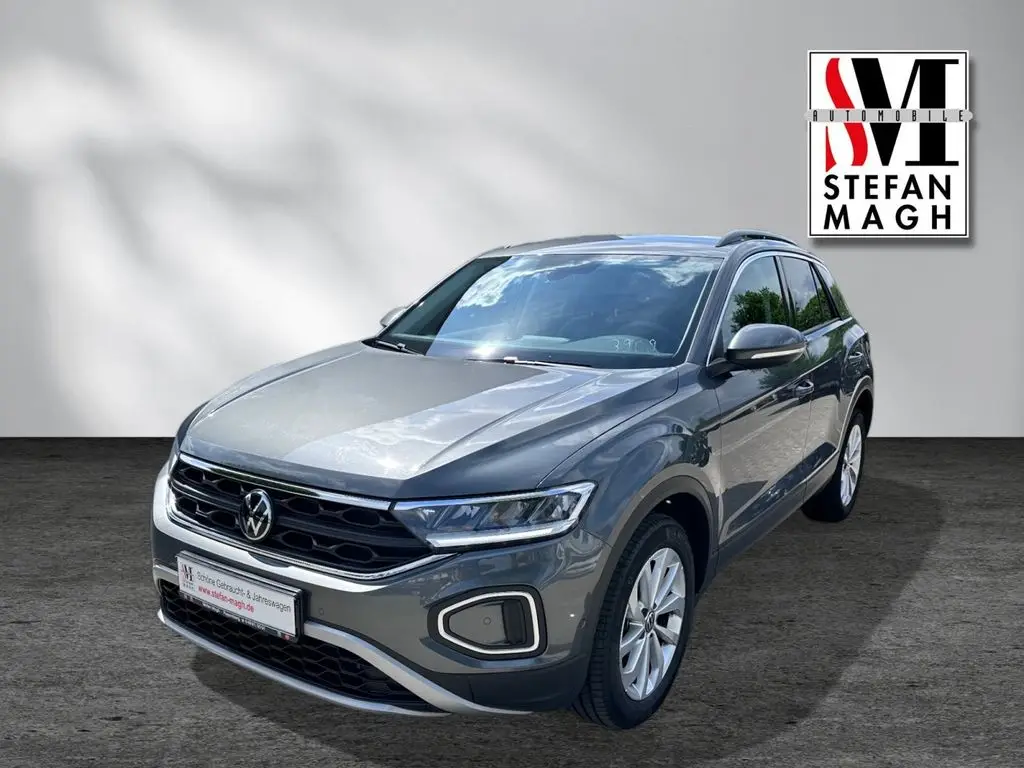 Photo 1 : Volkswagen T-roc 2023 Essence