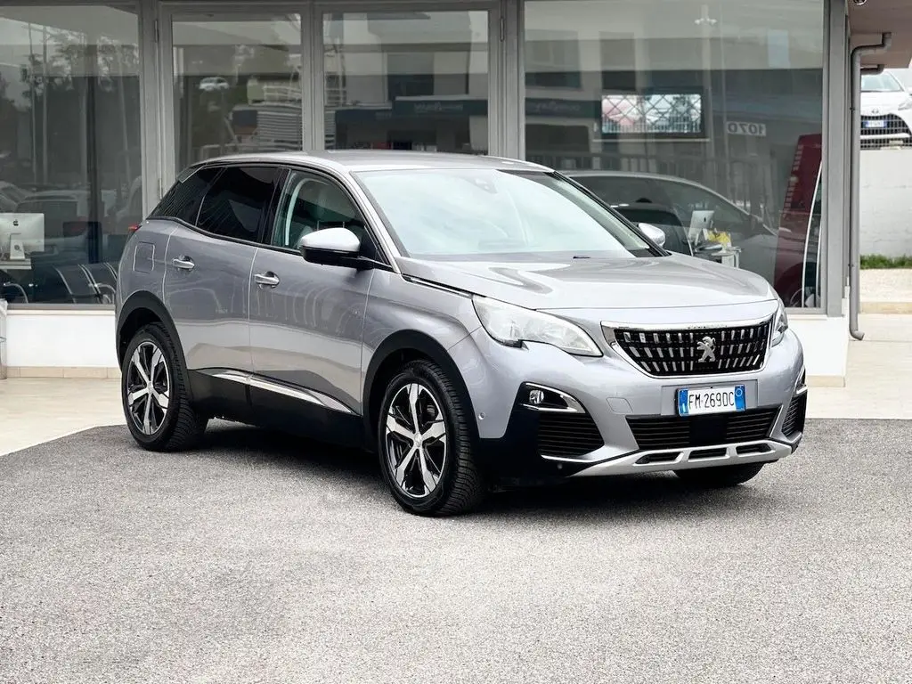 Photo 1 : Peugeot 3008 2017 Diesel