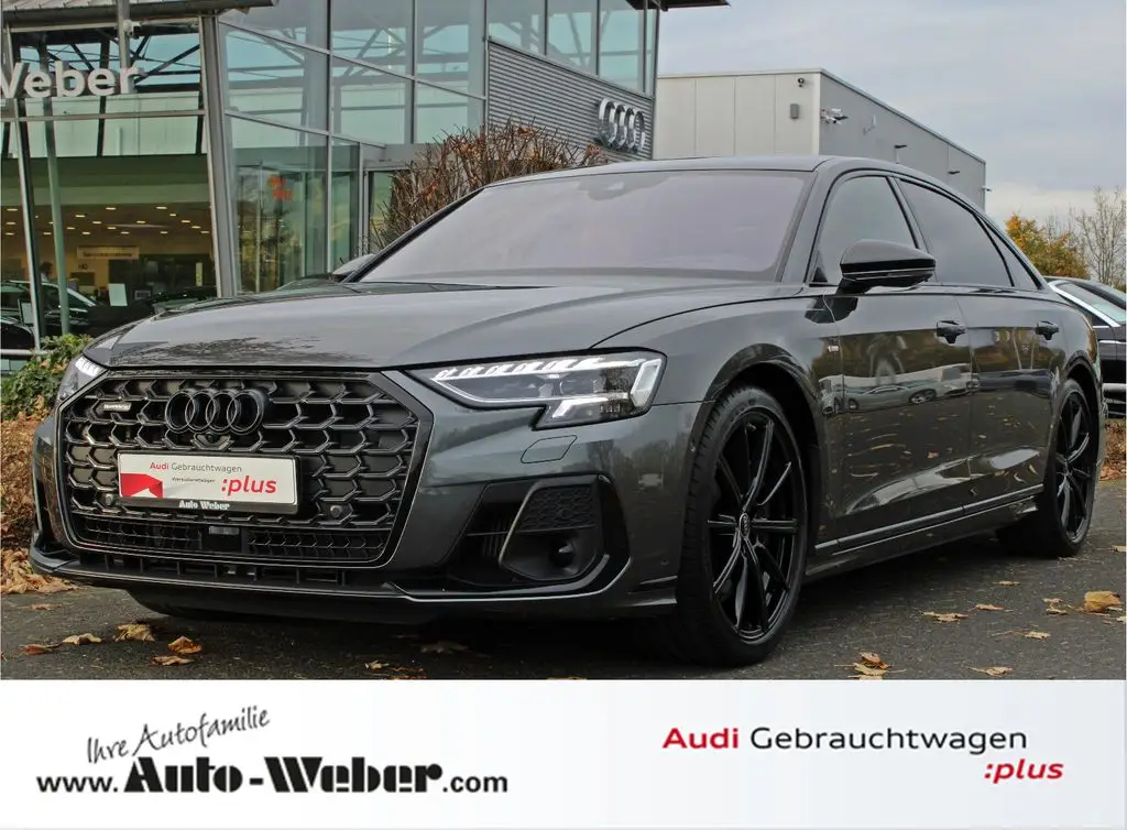 Photo 1 : Audi A8 2023 Petrol