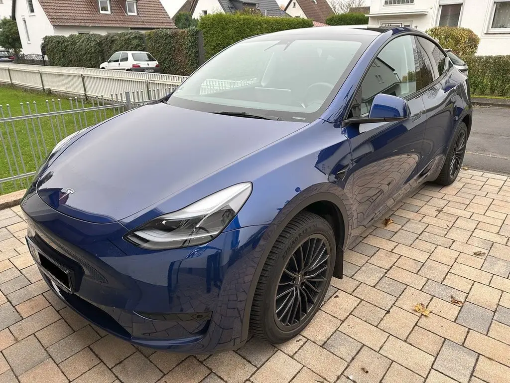 Photo 1 : Tesla Model Y 2023 Non renseigné