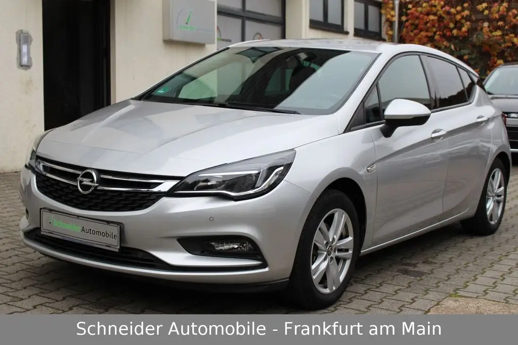 Photo 1 : Opel Astra 2016 Petrol