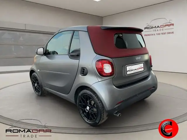 Photo 1 : Smart Fortwo 2017 Petrol