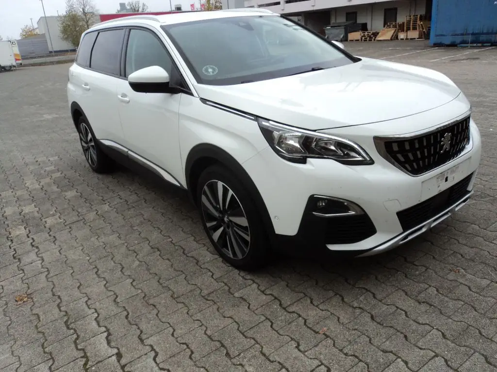 Photo 1 : Peugeot 5008 2020 Diesel