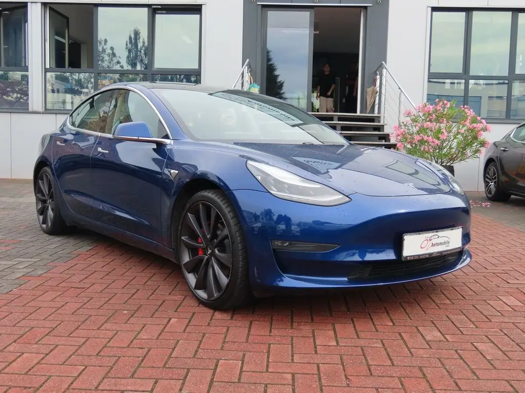 Photo 1 : Tesla Model 3 2020 Non renseigné