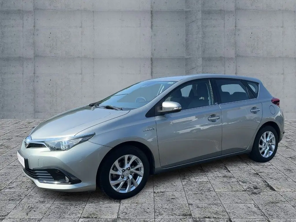 Photo 1 : Toyota Auris 2016 Hybrid