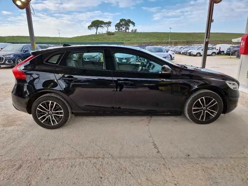 Photo 1 : Volvo V40 2019 Diesel