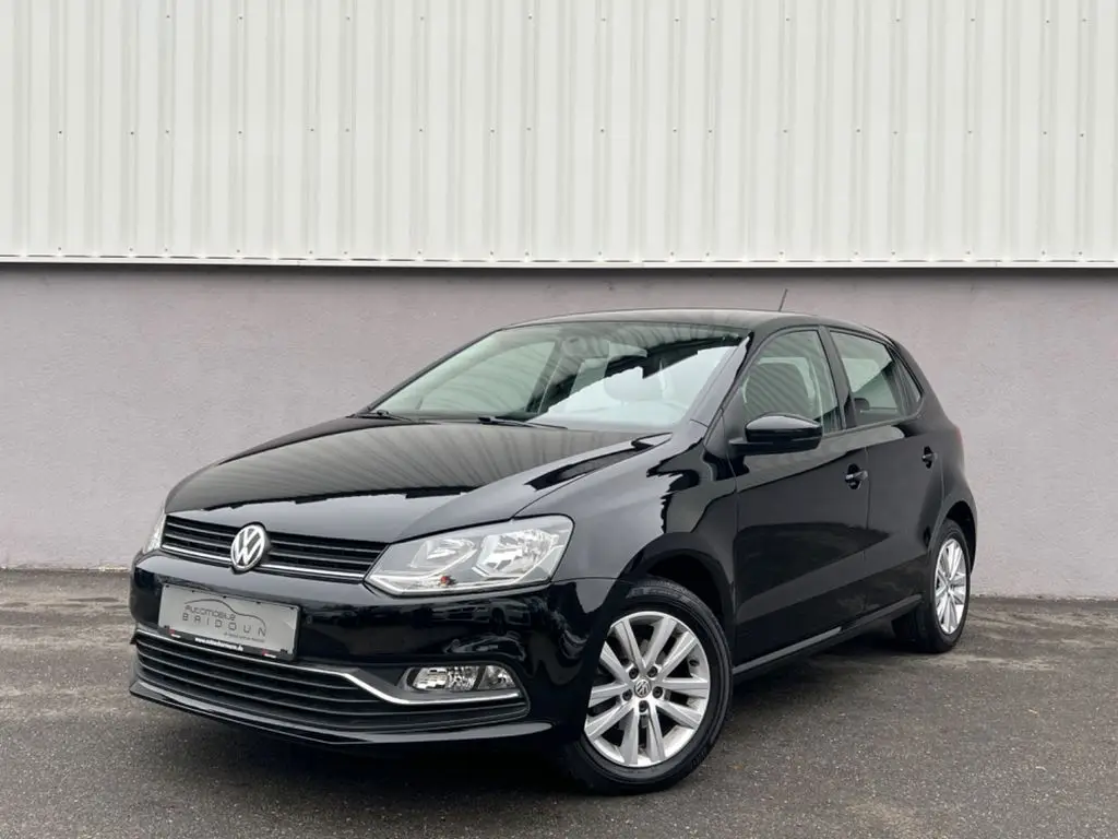 Photo 1 : Volkswagen Polo 2016 Petrol