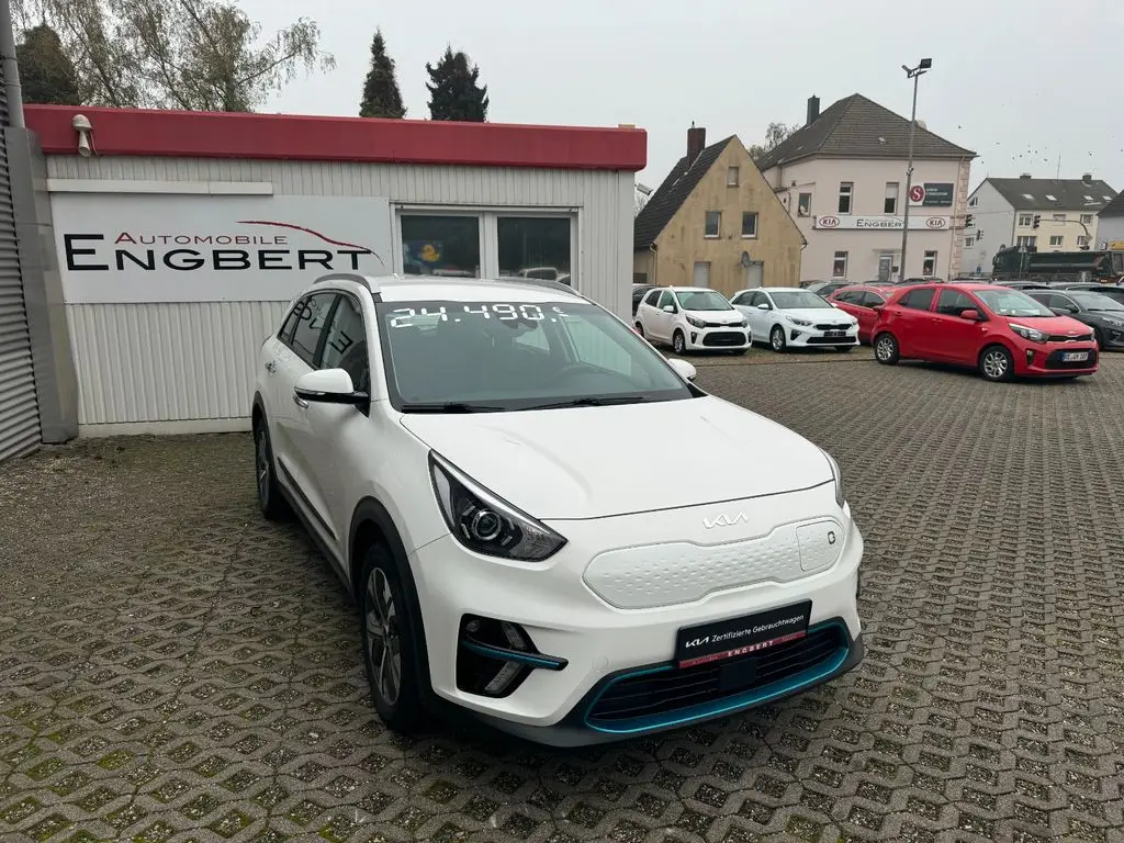 Photo 1 : Kia Niro 2021 Non renseigné