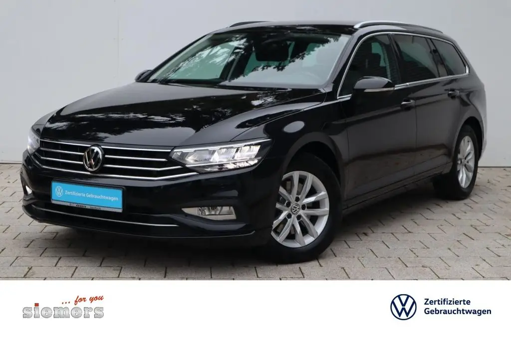 Photo 1 : Volkswagen Passat 2020 Petrol