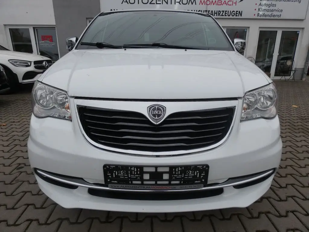 Photo 1 : Lancia Voyager 2015 Diesel