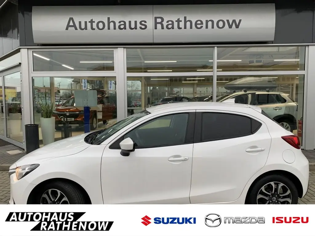 Photo 1 : Mazda 2 2017 Petrol