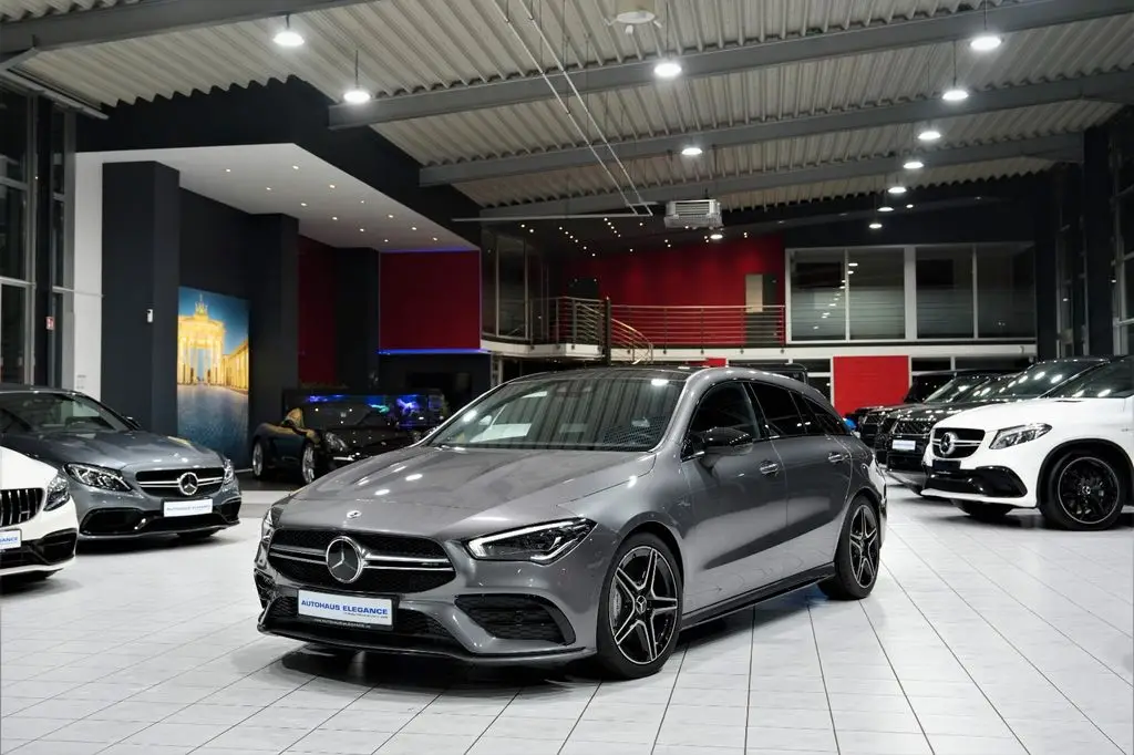 Photo 1 : Mercedes-benz Classe Cla 2021 Petrol