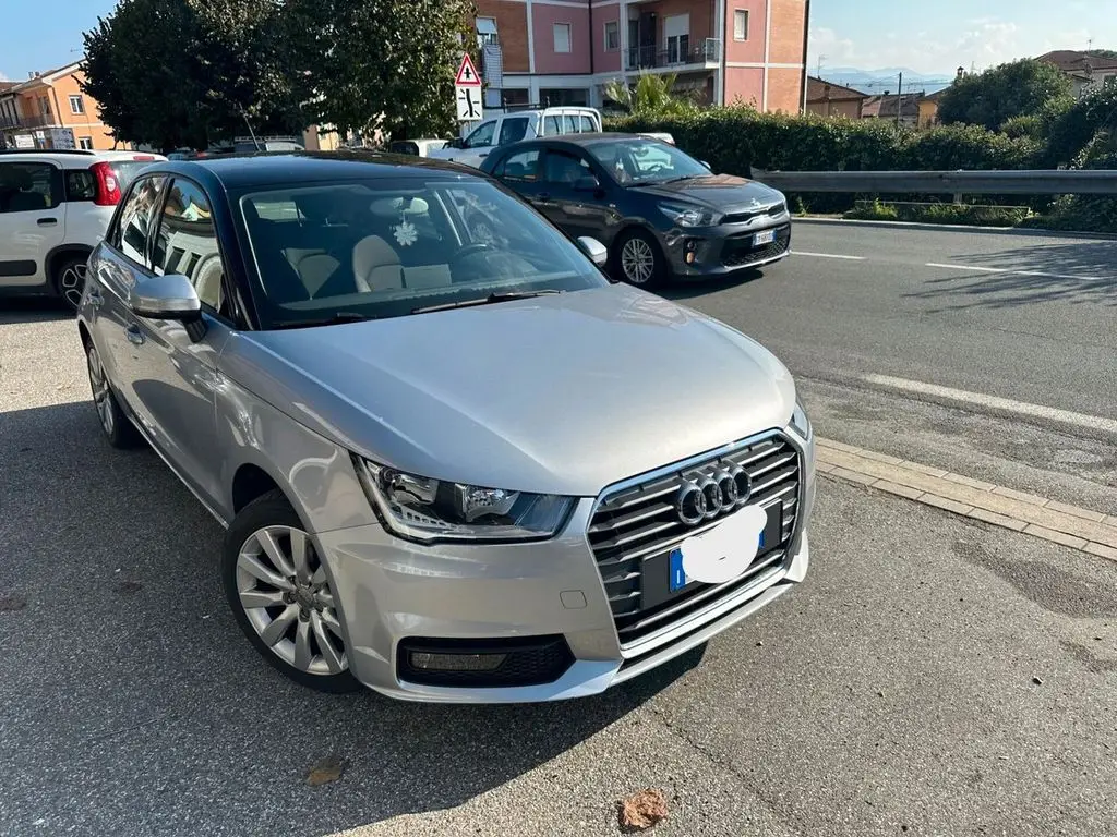 Photo 1 : Audi A1 2017 Petrol