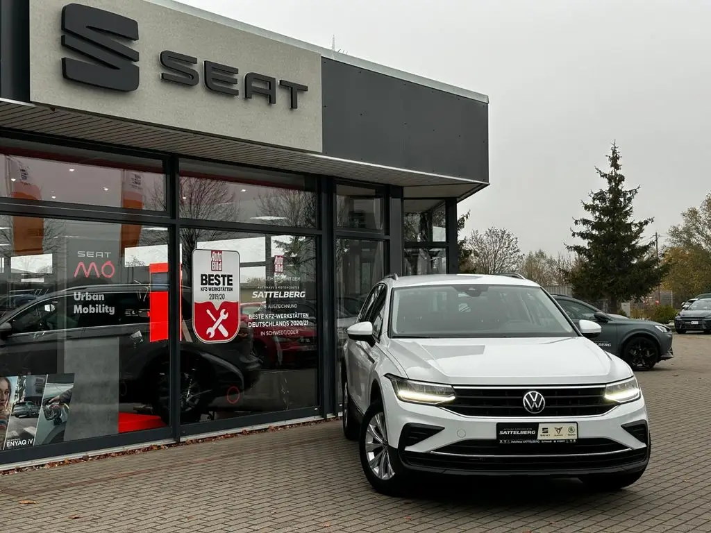 Photo 1 : Volkswagen Tiguan 2021 Petrol