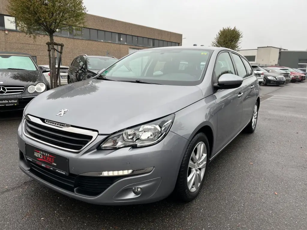 Photo 1 : Peugeot 308 2016 Petrol