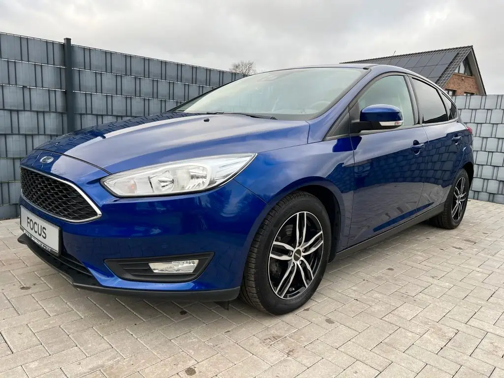 Photo 1 : Ford Focus 2015 Petrol